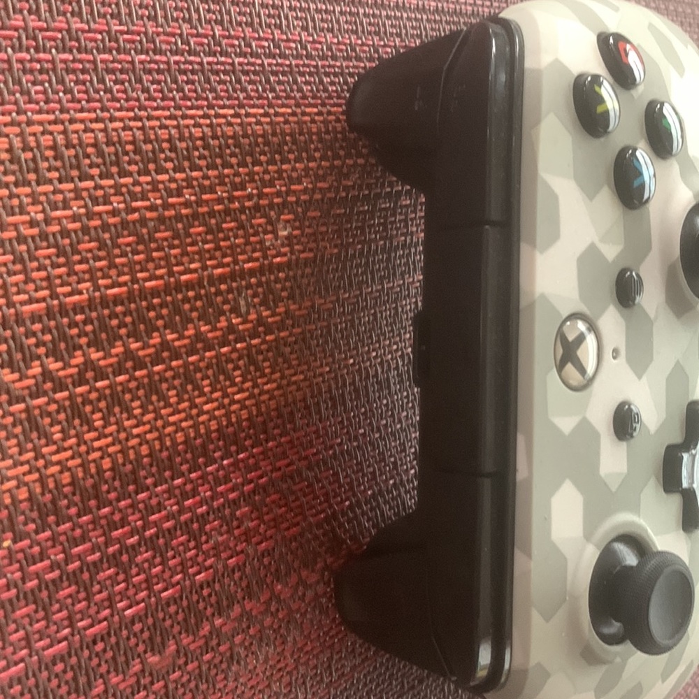 Xbox controller - Picture 2 of 3